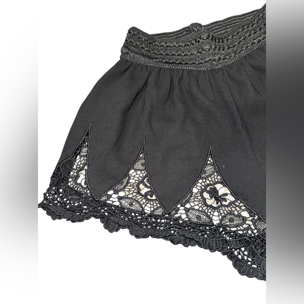 Alt. B Ladies crochet black shorts - Picture 2 of 5
